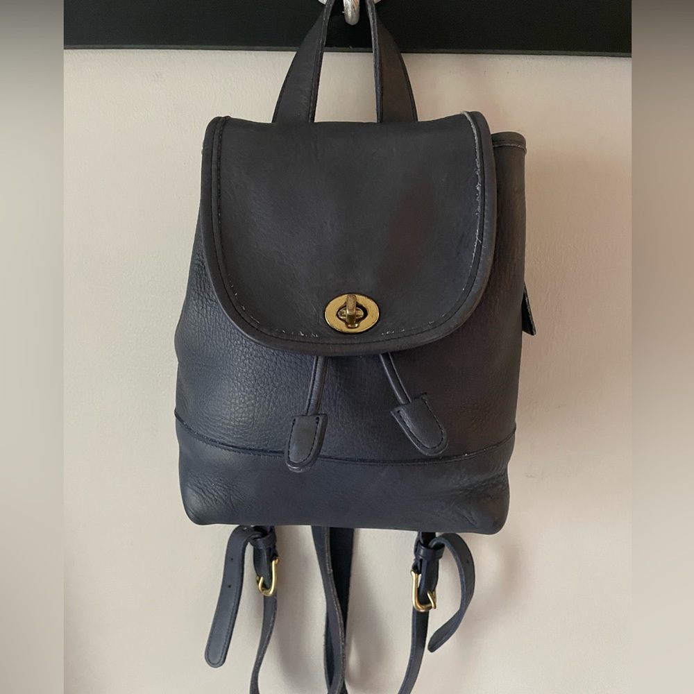 Vintage Coach Legacy 9960 Daypack Backpack. Navy Blue Gem